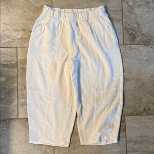 Aerie - Size Large White Elastic Waist Barrel Pants.